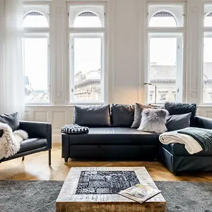 Bpr Luxe De Noir Et Blanc Boedapest